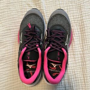 Mizuno Wave Rider 27 Project Zero edition